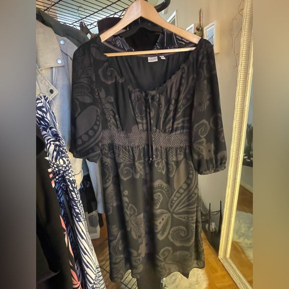 1 dress Esprit sizes 8, 100% Polyester/100% Nylon. - Picture 1 of 1